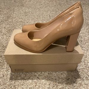 Clark’s cream/beige heel